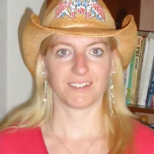 Meet your Posher, Debbie